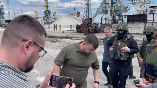 Украина РУ 28.04.2022. Денис Пушилин дает пресс-конференцию в порту Мариуполя